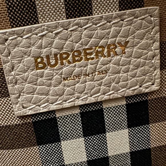 Burberry leather bucket bag large limestone - Picture 9 of 10